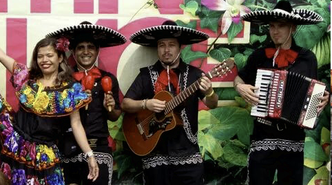 Mariachis en Mexicaans tapas buffest